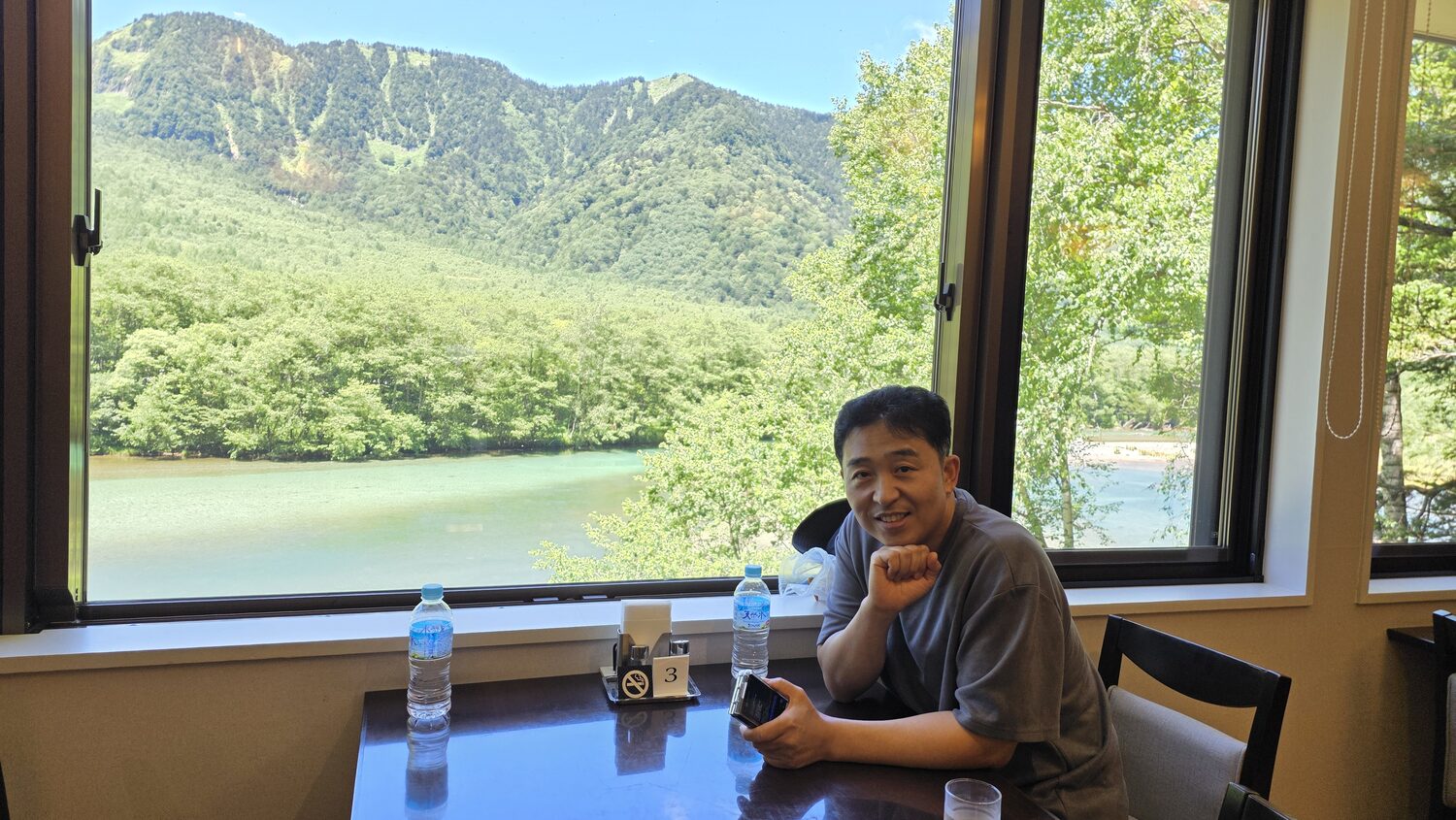 산을 보며 먹은 점심