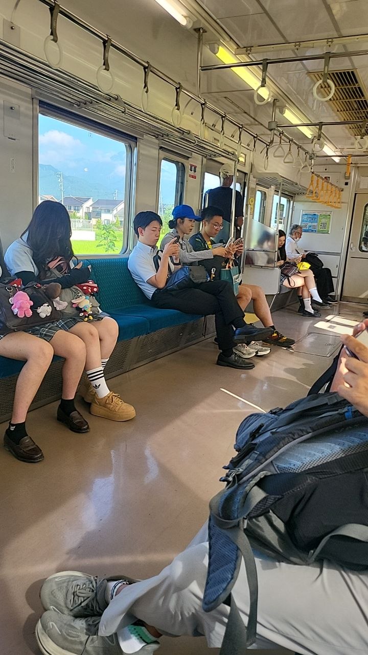 알펜루트 이후 일본 열차 내부